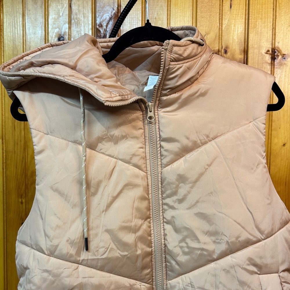 Zella Althetic from Nordstroms Beige Puffer Vest - Picture 3 of 6